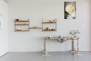 Konstverk av medlemmarna i LOD Metallformgivning på VIDA Museum & Konsthall.