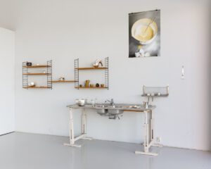 Konstverk av medlemmarna i LOD Metallformgivning på VIDA Museum & Konsthall.