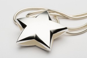 Halsband av Åsa Hallqvist. Foto Christian Habetzeder.